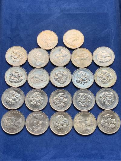 《竞宝斋》第430场 周日，周一，周二 3场连拍 （全场包邮） 22枚一组 英国克朗型纪念币 保存得不错 细节见图