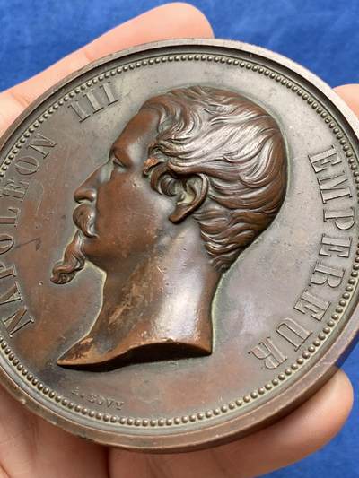 《竞宝斋》第430场 周日，周一，周二 3场连拍 （全场包邮） 1854年法国拿破仑三世巴黎环城铁路建设纪念大铜章 原铸 手指铜标 225.7克 76.7mm