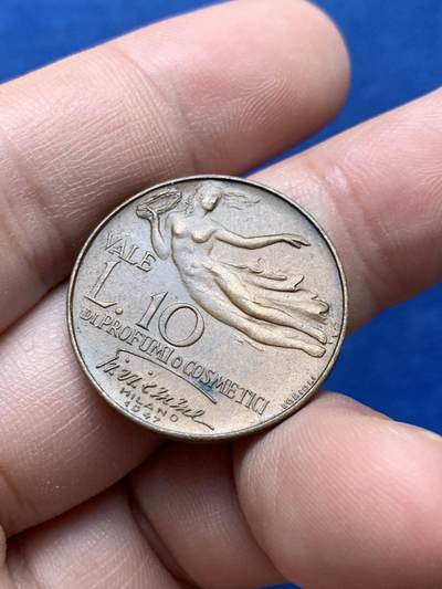 《竞宝斋》第430场 周日，周一，周二 3场连拍 （全场包邮） 意大利1946年少见香水代币10里拉