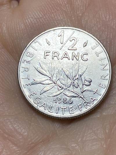 2025年第一百一十四场(总第一百四十场）外国好品散币(免佣金) - 法国🇫🇷1986年1/2法郎(海豚标)