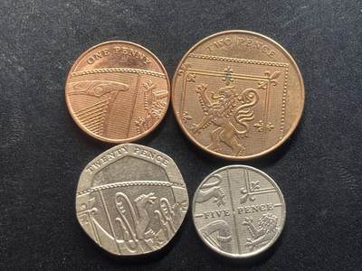 邮泉阁限时拍卖第三十二场 英国硬币专场（硬币在国外。请付邮费6元。） - 英国伊丽莎白二世女王老年版4枚