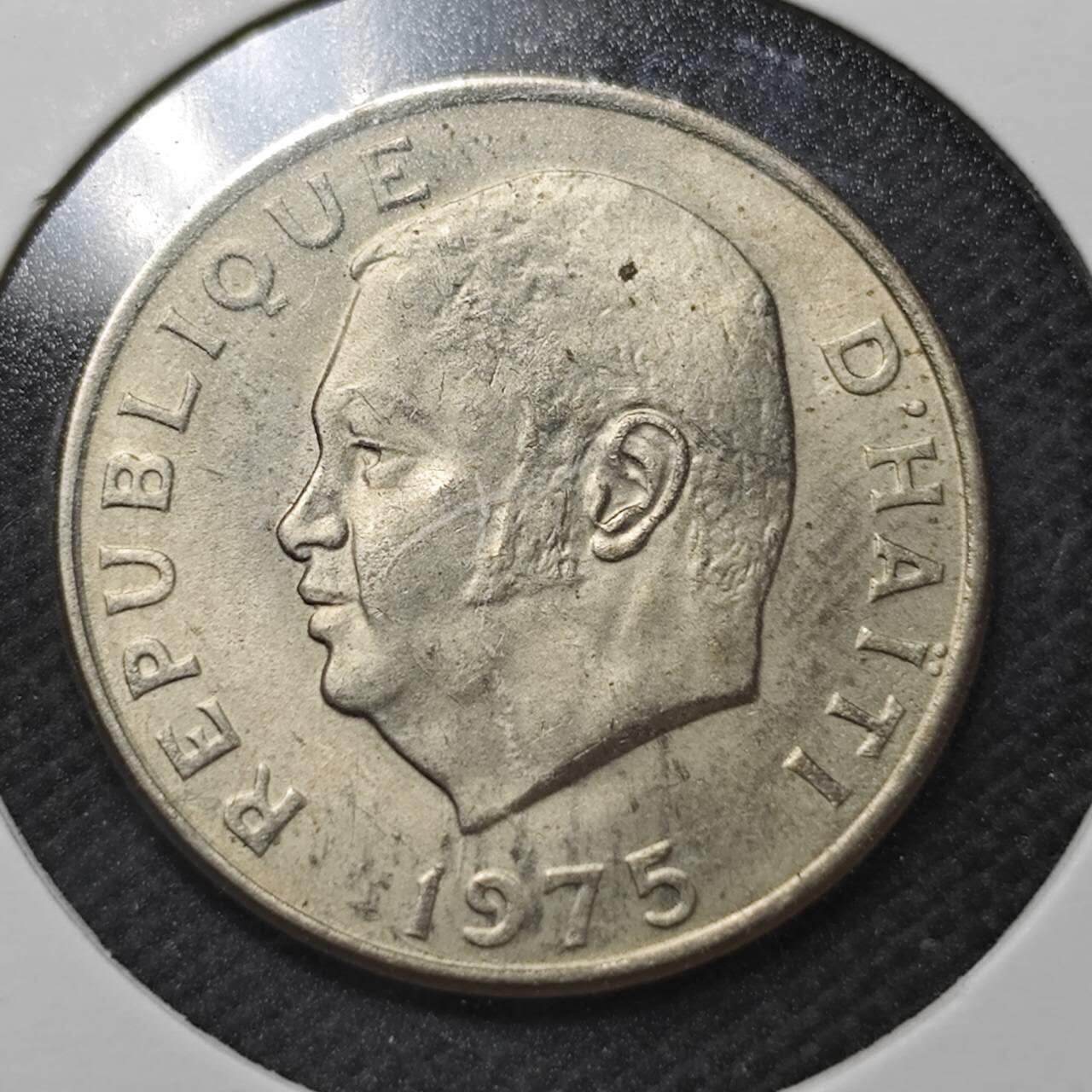 KK钱币收藏小铺  纪念币专场  2月预留时间 周末发货  1975海地10分