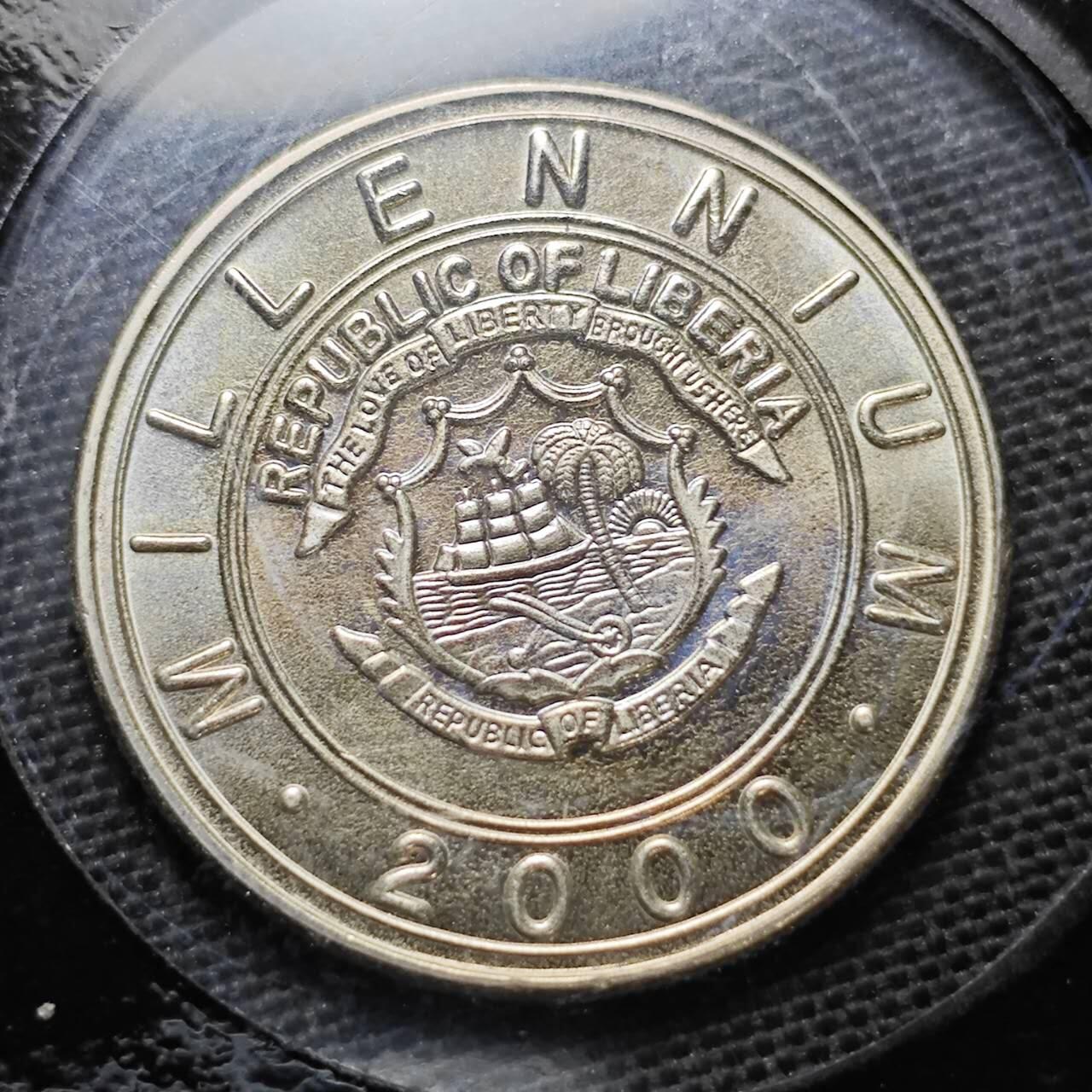 KK钱币收藏小铺  纪念币专场  2月预留时间 周末发货   2000利比里亚5元生肖 龙 纪念币