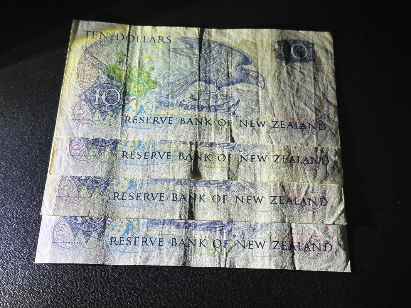 《外钞收藏家》第五百七十七期（精品场）（本平台长期征集拍品、欢迎藏友们联系合作）