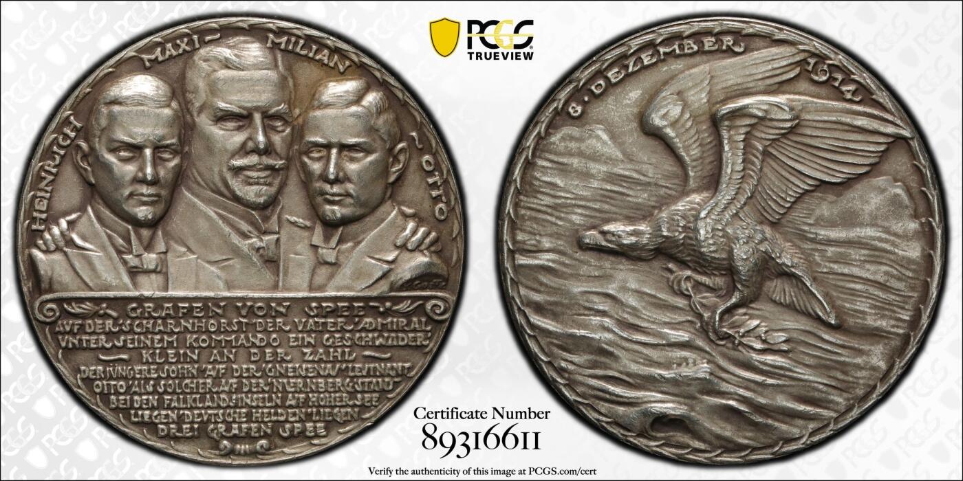 万国钱币拍卖第053期【万国秋季大拍下●周五周六两场连拍】 PCGS SP63 1914年德国海军上将马克西米利安·冯·斯佩伯爵及其儿子海因里希和奥托在福克兰群岛战役中殉国纪念大银章 卡尔哥茨异形大号经典设计名誉品种——帝国雄鹰的陨落 银质极罕见 45MM 35G 