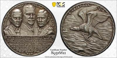 万国钱币拍卖第053期【万国秋季大拍下●周五周六两场连拍】 - PCGS SP63 1914年德国海军上将马克西米利安·冯·斯佩伯爵及其儿子海因里希和奥托在福克兰群岛战役中殉国纪念大银章 卡尔哥茨异形大号经典设计名誉品种——帝国雄鹰的陨落 银质极罕见 45MM 35G 