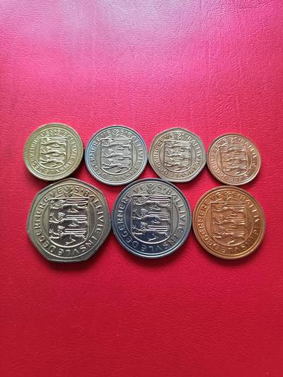 【云涧收藏】第七十三场 根西1979年～1984年套币