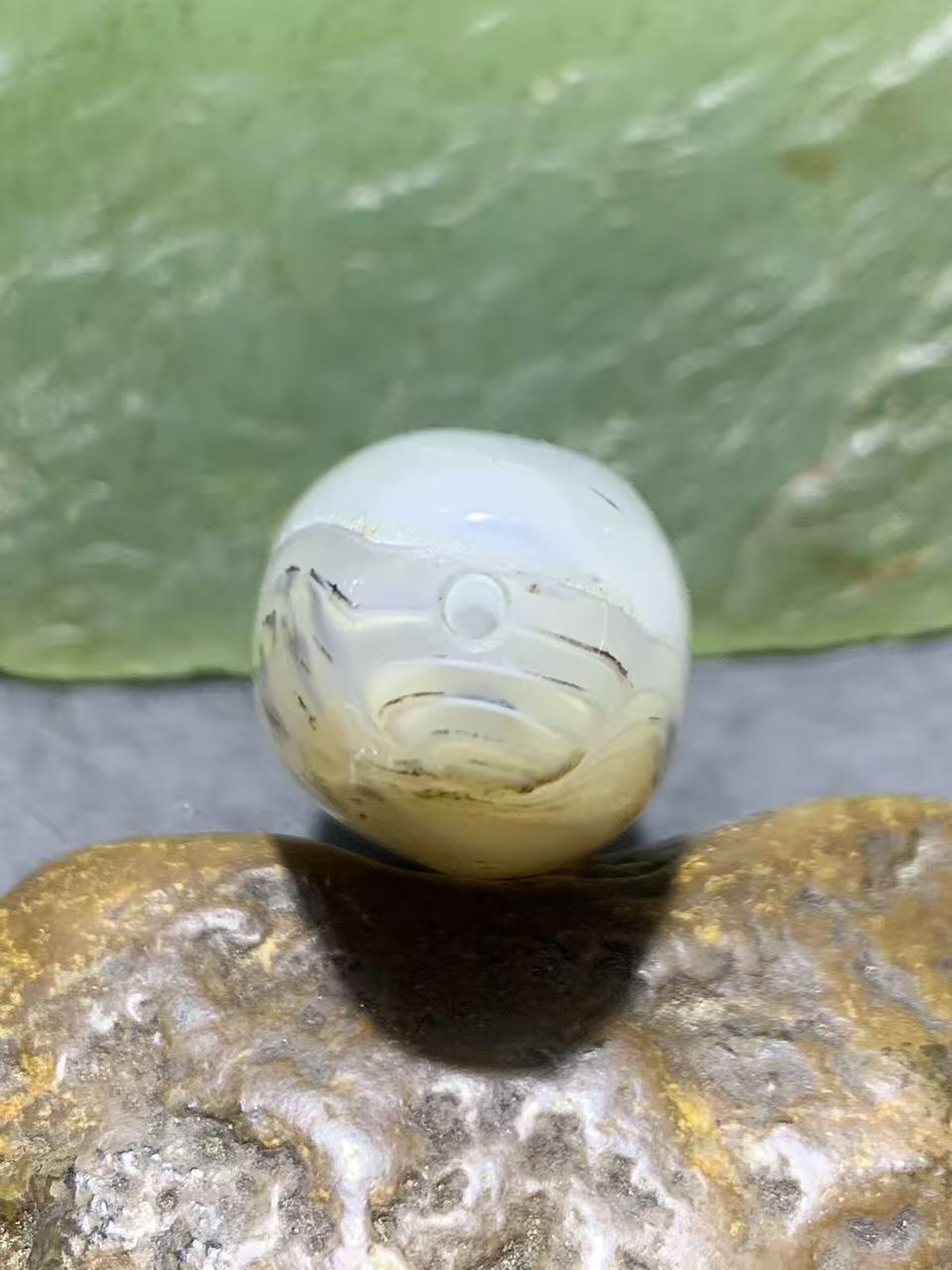 草花纹8字天眼千层纹海洋玉髓通货随形通货大桶珠一颗，