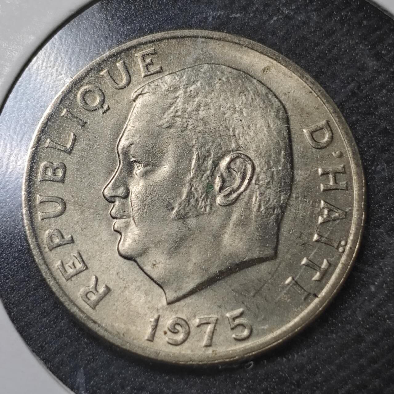 KK钱币收藏小铺  纪念币专场  2月预留时间 周末发货  1975海地5分