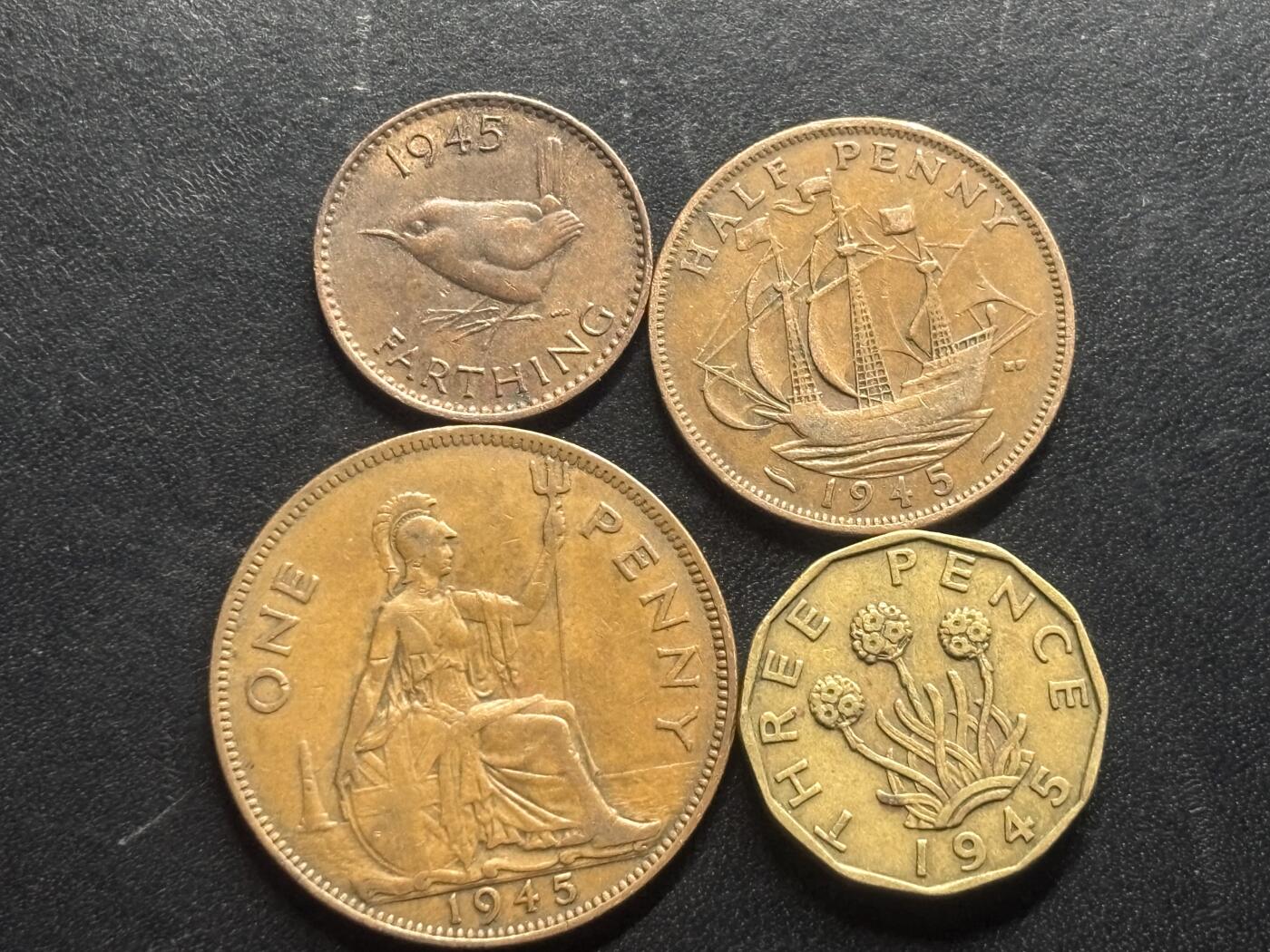 邮泉阁限时拍卖第三十二场 英国硬币专场（硬币在国外。请付邮费6元。） 英国乔治六世国王1945年4枚