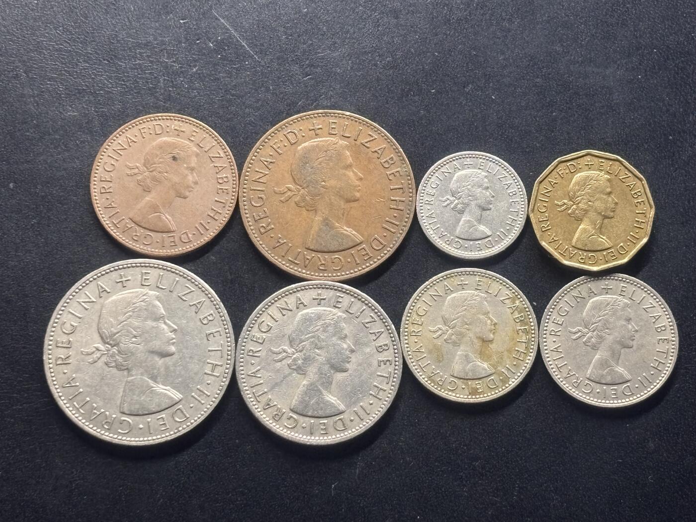邮泉阁限时拍卖第三十二场 英国硬币专场（硬币在国外。请付邮费6元。） 英国伊丽莎白二世女王1963年8枚