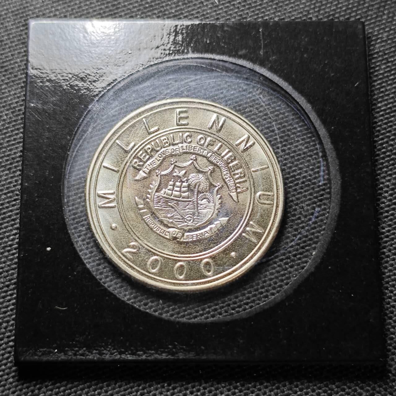 KK钱币收藏小铺  纪念币专场  2月预留时间 周末发货   2000利比里亚5元生肖 龙 纪念币