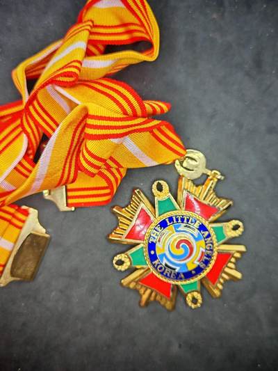 凯旋世界勋赏（第19期）（欢迎送拍）（对拍品有疑问请询问客服，不接受到手刀，出价默认拍品品相。请认真阅读拍卖规则！出价默认已认可！）（收到货请录制开箱视频，无视频概不处理问题。） - 韩国小天使勋章