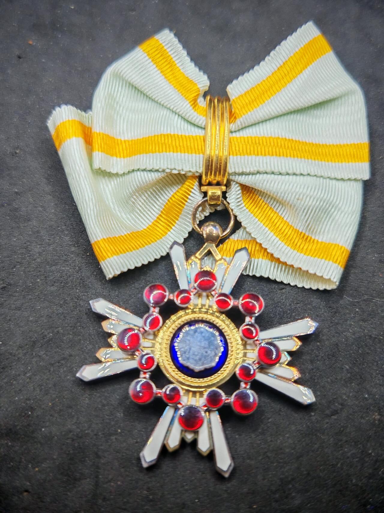 凯旋世界勋赏（第19期）（欢迎送拍）（对拍品有疑问请询问客服，不接受到手刀，出价默认拍品品相。请认真阅读拍卖规则！出价默认已认可！）（收到货请录制开箱视频，无视频概不处理问题。） 女版五瑞裸章