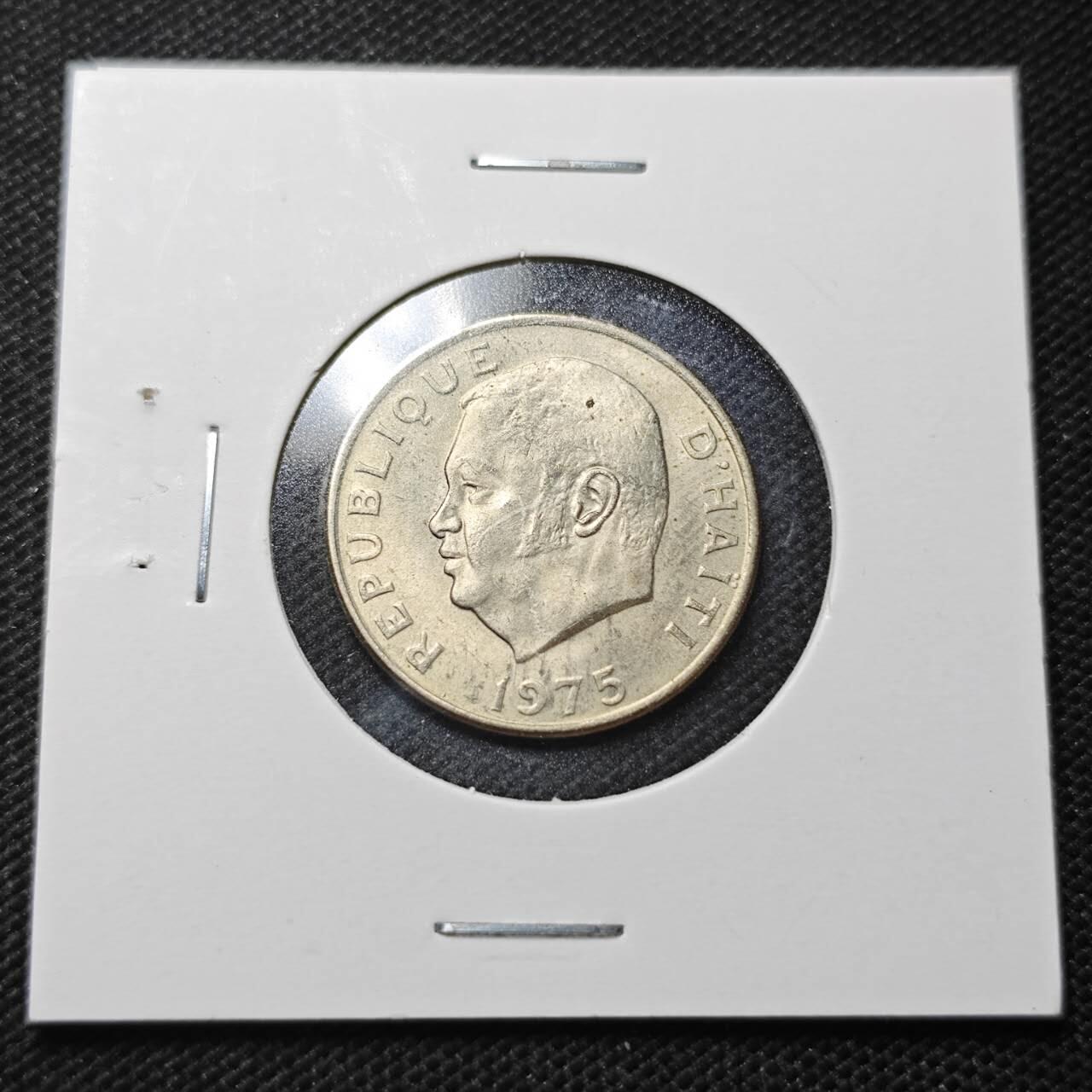 KK钱币收藏小铺  纪念币专场  2月预留时间 周末发货  1975海地10分