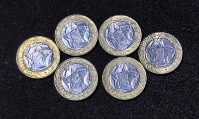 北京马甸外国币专卖第145期，外国币专场，陆续上拍，欢迎关注 意大利1000里拉正错版3对