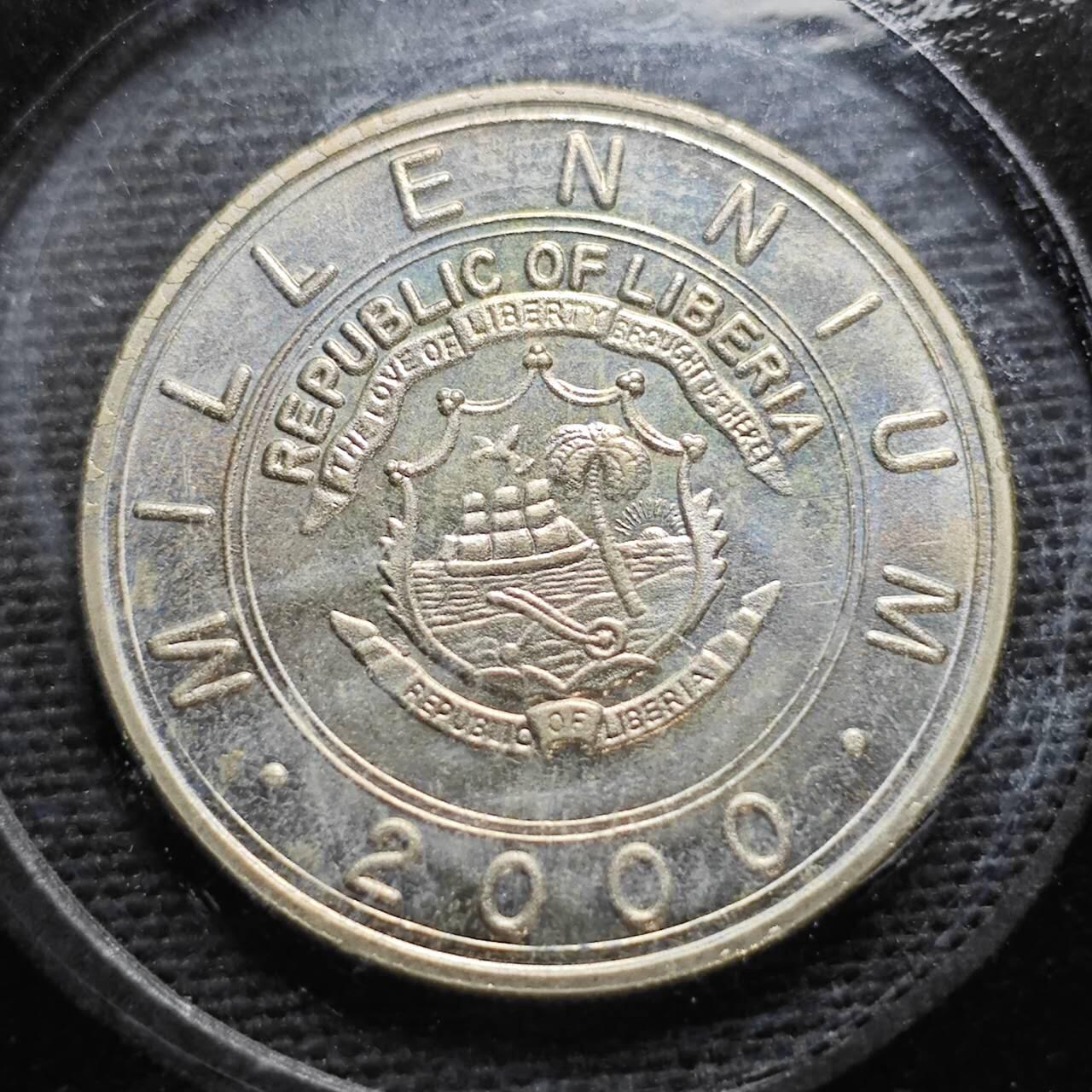 KK钱币收藏小铺  纪念币专场  2月预留时间 周末发货   2000利比里亚5元生肖 狗 纪念币