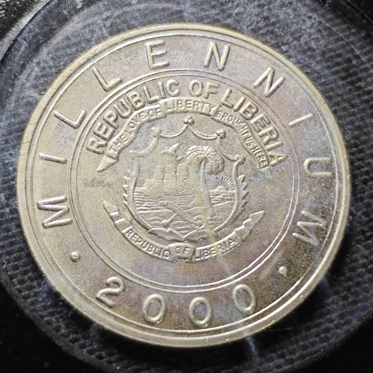 KK钱币收藏小铺  纪念币专场  2月预留时间 周末发货   2000利比里亚5元生肖 鸡 纪念币