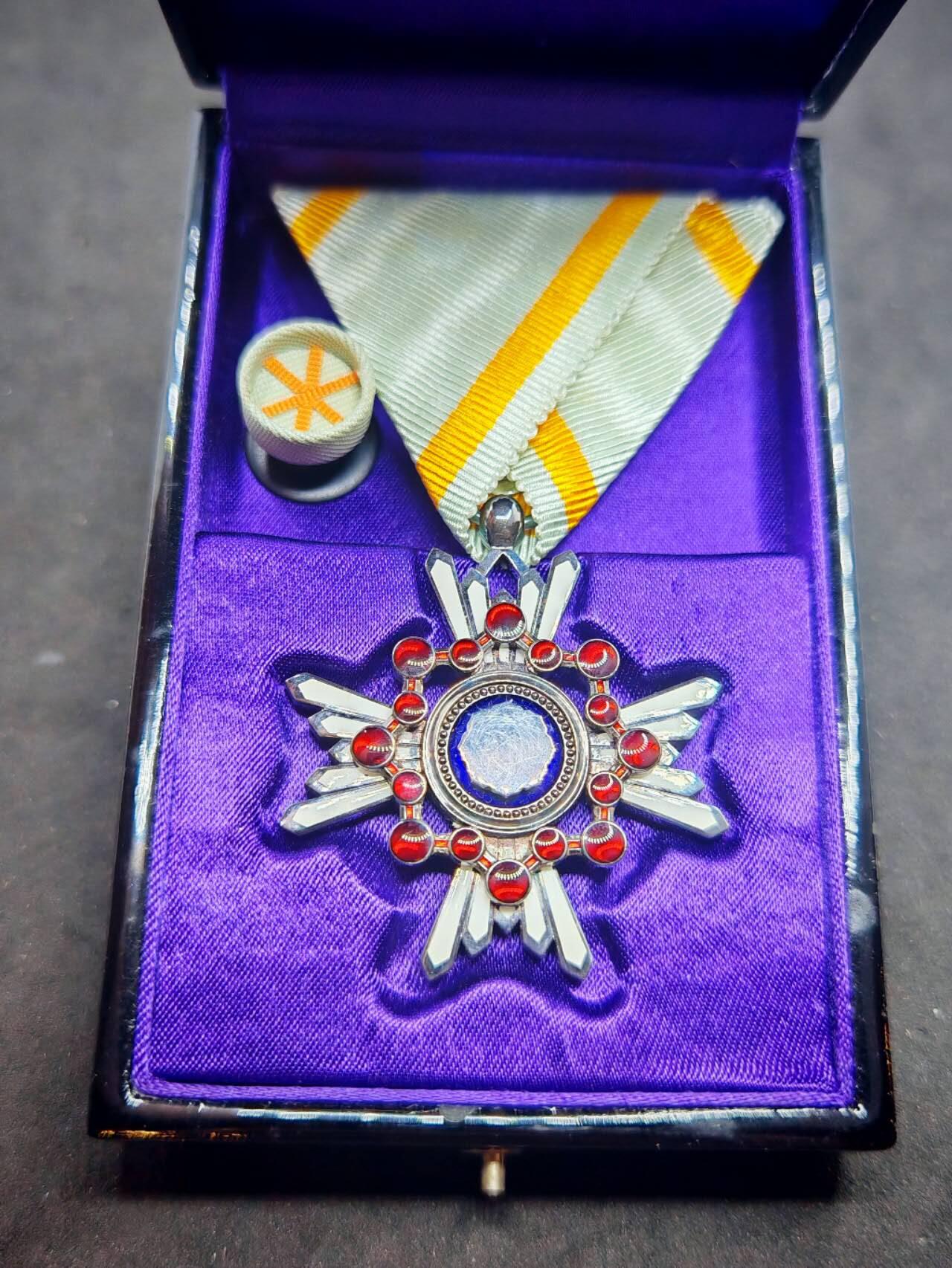 凯旋世界勋赏（第19期）（欢迎送拍）（对拍品有疑问请询问客服，不接受到手刀，出价默认拍品品相。请认真阅读拍卖规则！出价默认已认可！）（收到货请录制开箱视频，无视频概不处理问题。） 六等瑞宝带盒带略
