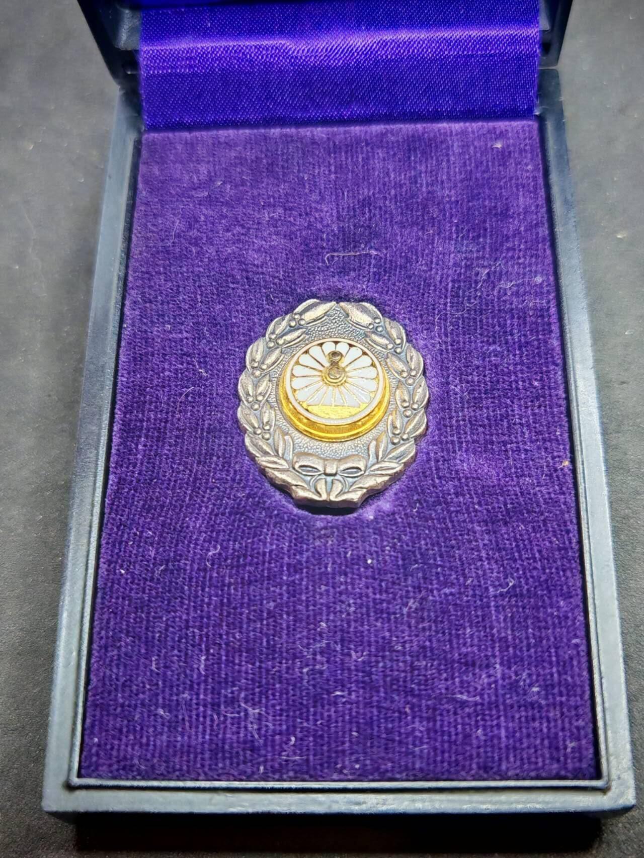 凯旋世界勋赏（第19期）（欢迎送拍）（对拍品有疑问请询问客服，不接受到手刀，出价默认拍品品相。请认真阅读拍卖规则！出价默认已认可！）（收到货请录制开箱视频，无视频概不处理问题。） 日本铁道带盒银制约十g