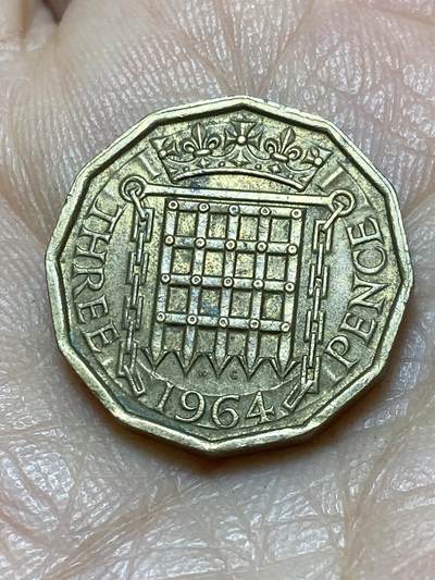 2025年第一百一十四场(总第一百四十场）外国好品散币(免佣金) - 英国🇬🇧1964年3便士(伊丽莎白二世青年第二版)