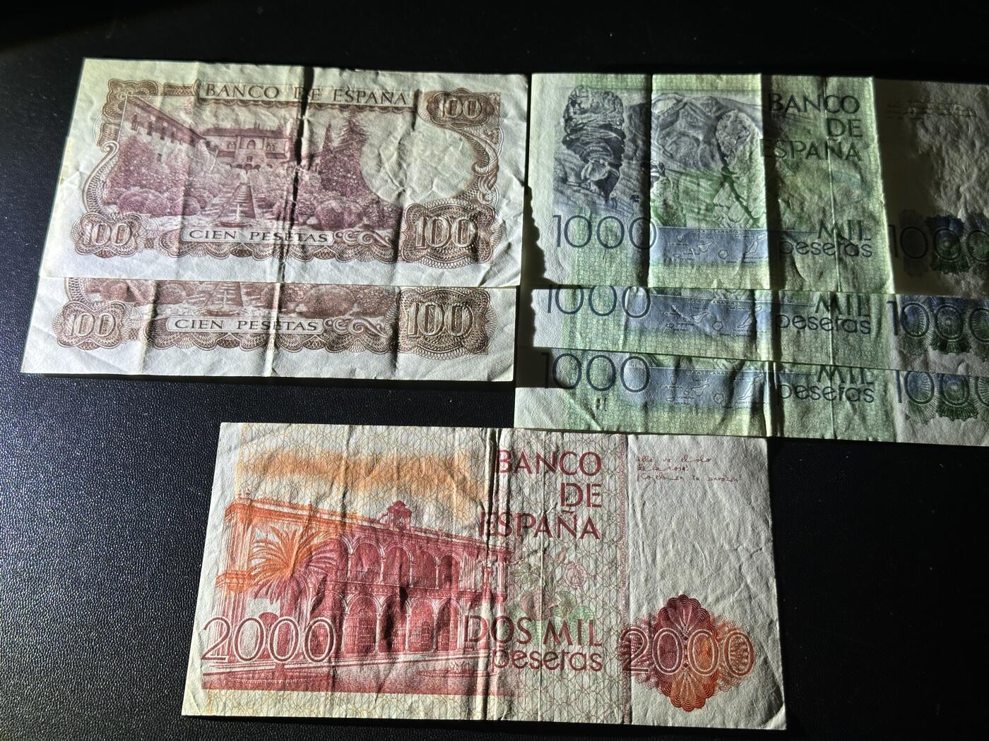 《外钞收藏家》第五百七十七期（精品场）（本平台长期征集拍品、欢迎藏友们联系合作）