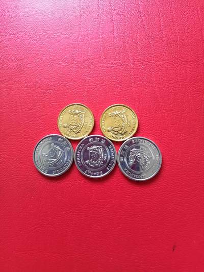 【云涧收藏】第七十三场 新加坡2013年卷拆5、10分5枚，BU