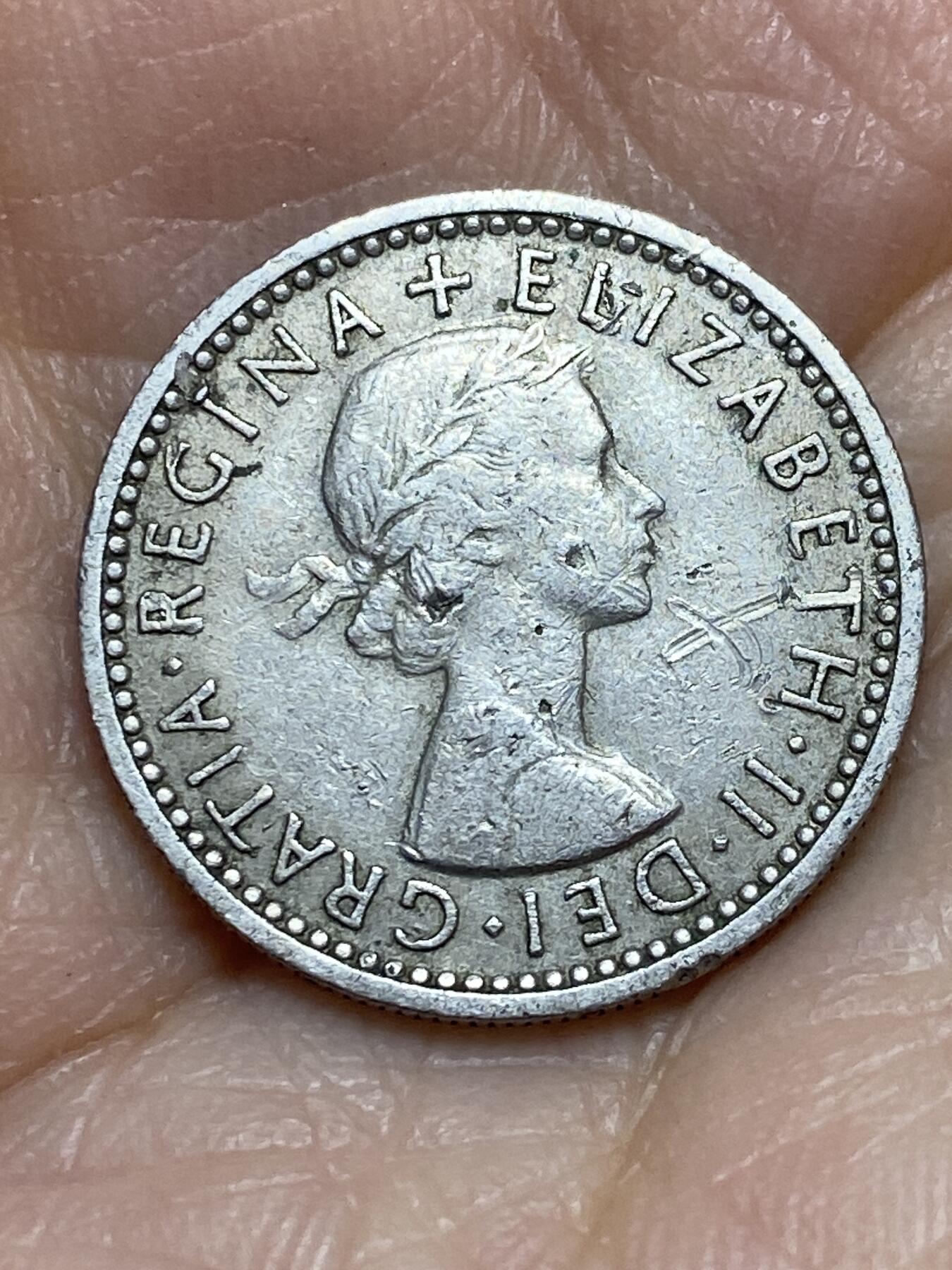 2025年第一百一十五场(总第一百四十一场）外国好品散币(免佣金) 英国🇬🇧1957年6便士(伊丽莎白二世青年桂冠第二版)