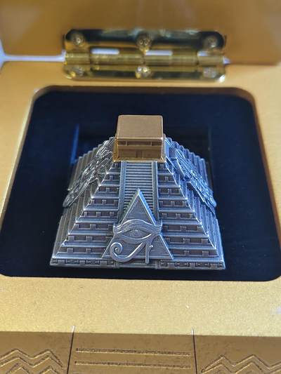 尼加拉瓜2022年3D库库尔坎金字塔形状5盎司银币.999银镀金，发行750枚