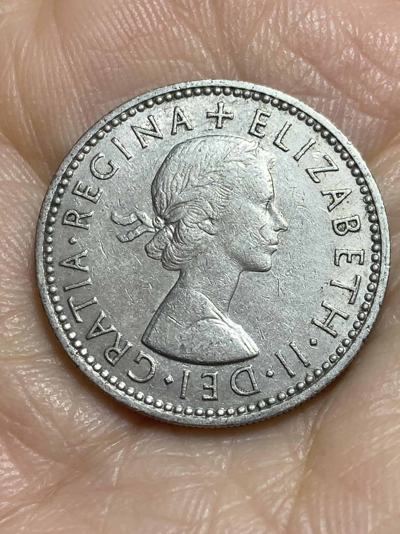 2025年第一百一十五场(总第一百四十一场）外国好品散币(免佣金) 英国🇬🇧1964年1先令(伊丽莎白二世青年桂冠，苏格兰盾徽版，第二版)
