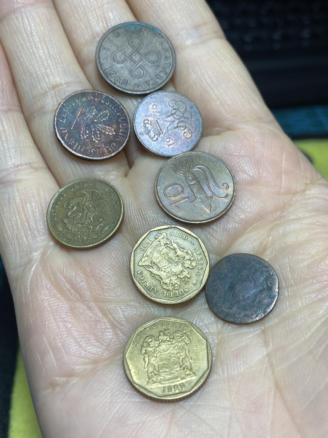 2025年第一百一十五场(总第一百四十一场）外国好品散币(免佣金) 散币8枚：芬兰🇫🇮1965年5盆尼，丹麦🇩🇰1976年5欧尔，德国🇩🇪1977年1芬尼，冰岛🇮🇸1981年10奥拉，墨西哥🇲🇽1955年1分，南非🇿🇦1990年1999年10分