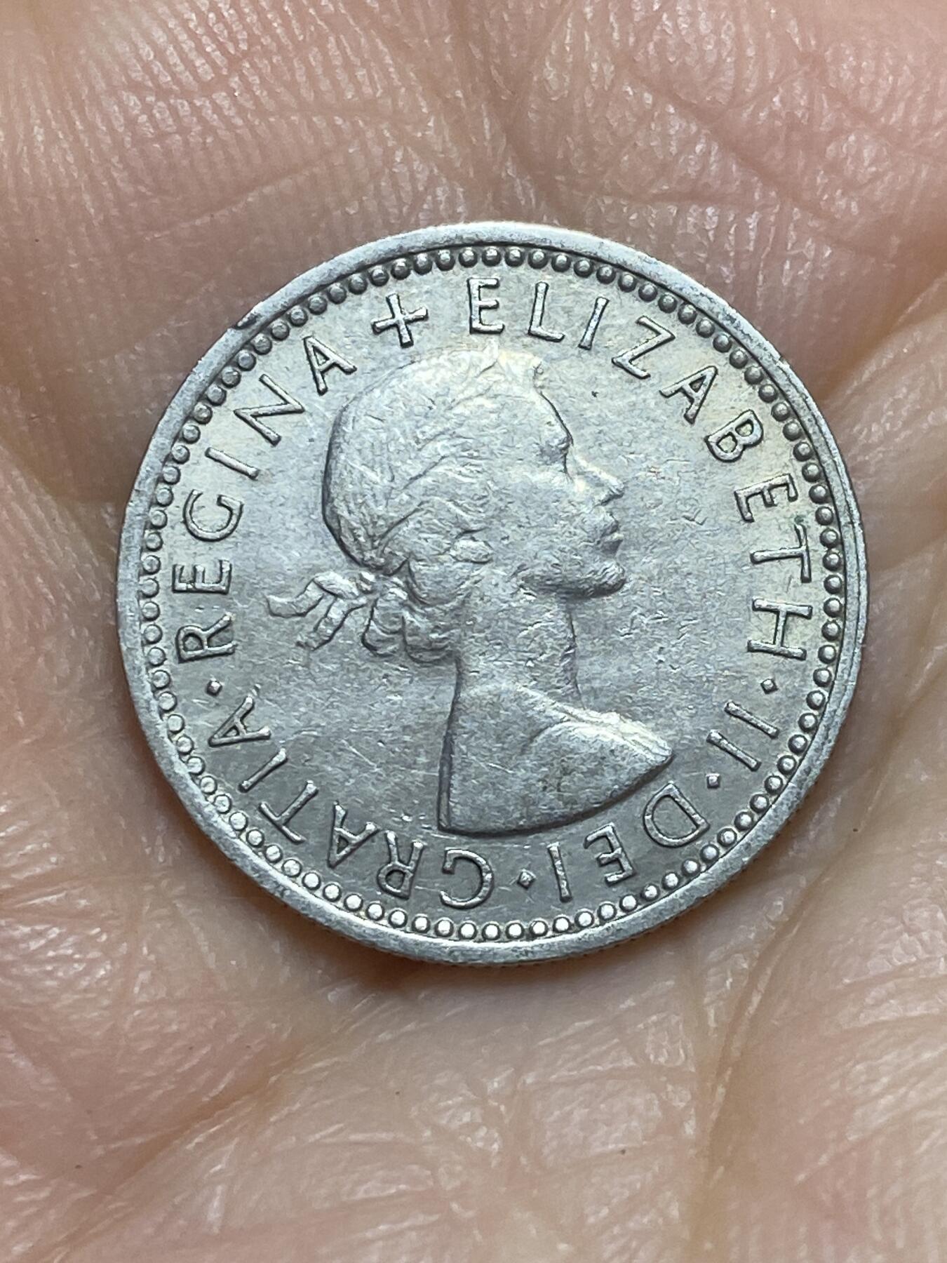 2025年第一百一十五场(总第一百四十一场）外国好品散币(免佣金) 英国🇬🇧1962年6便士(伊丽莎白二世青年桂冠第二版)
