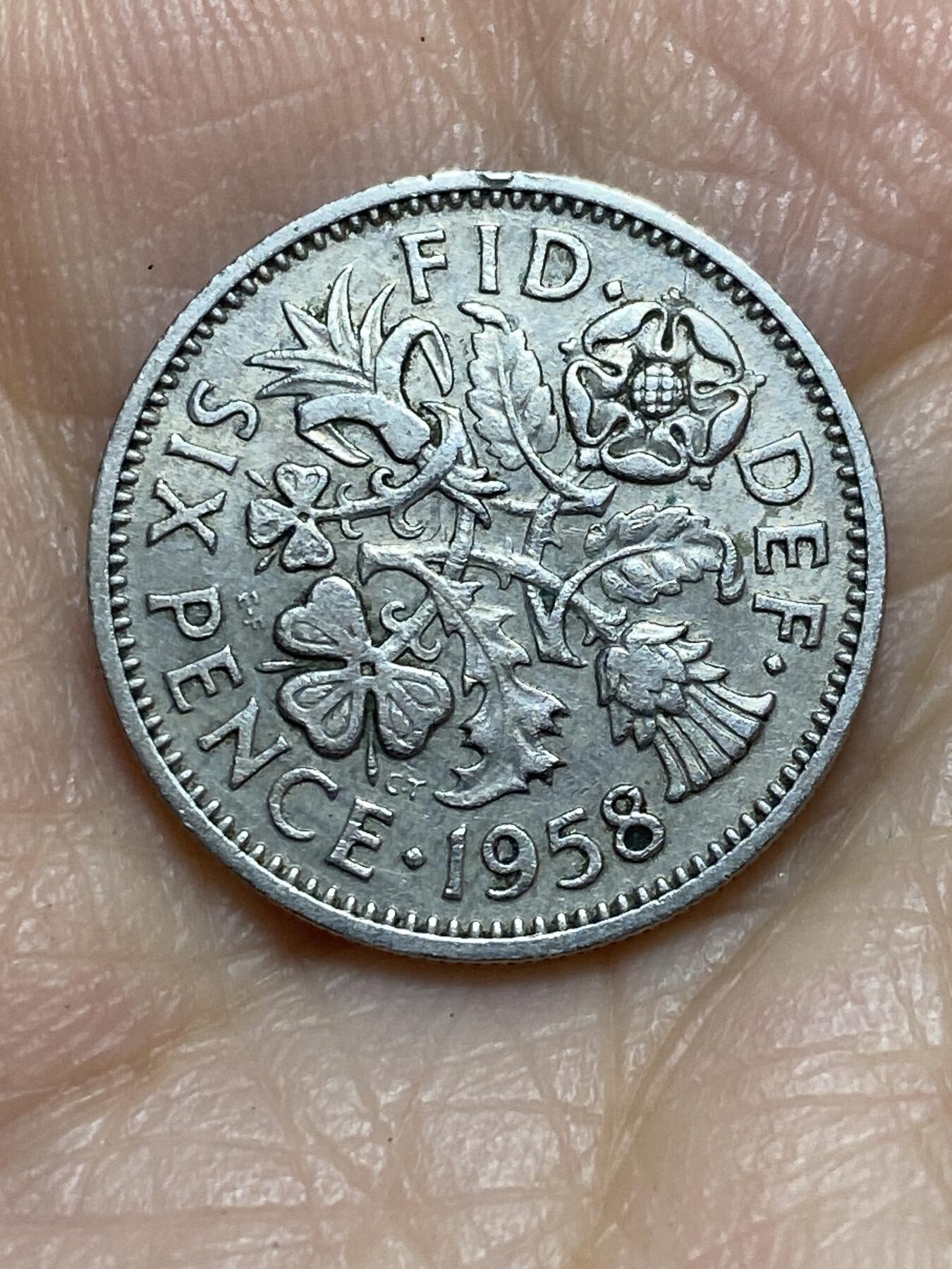 2025年第一百一十五场(总第一百四十一场）外国好品散币(免佣金) 英国🇬🇧1958年6便士(伊丽莎白二世青年桂冠第二版)