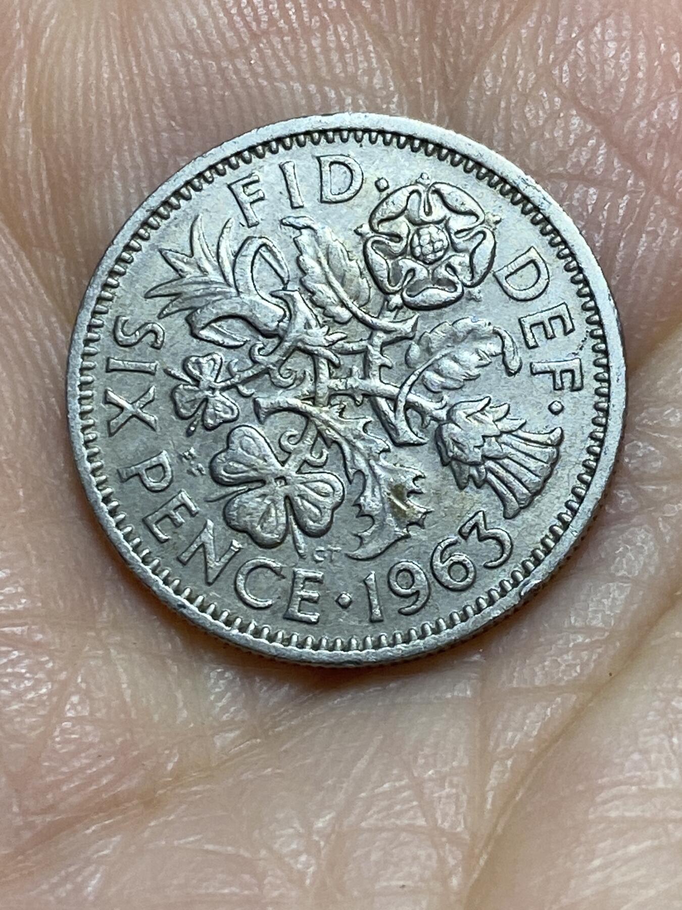 2025年第一百一十五场(总第一百四十一场）外国好品散币(免佣金) 英国🇬🇧1963年6便士(伊丽莎白二世青年桂冠第二版)