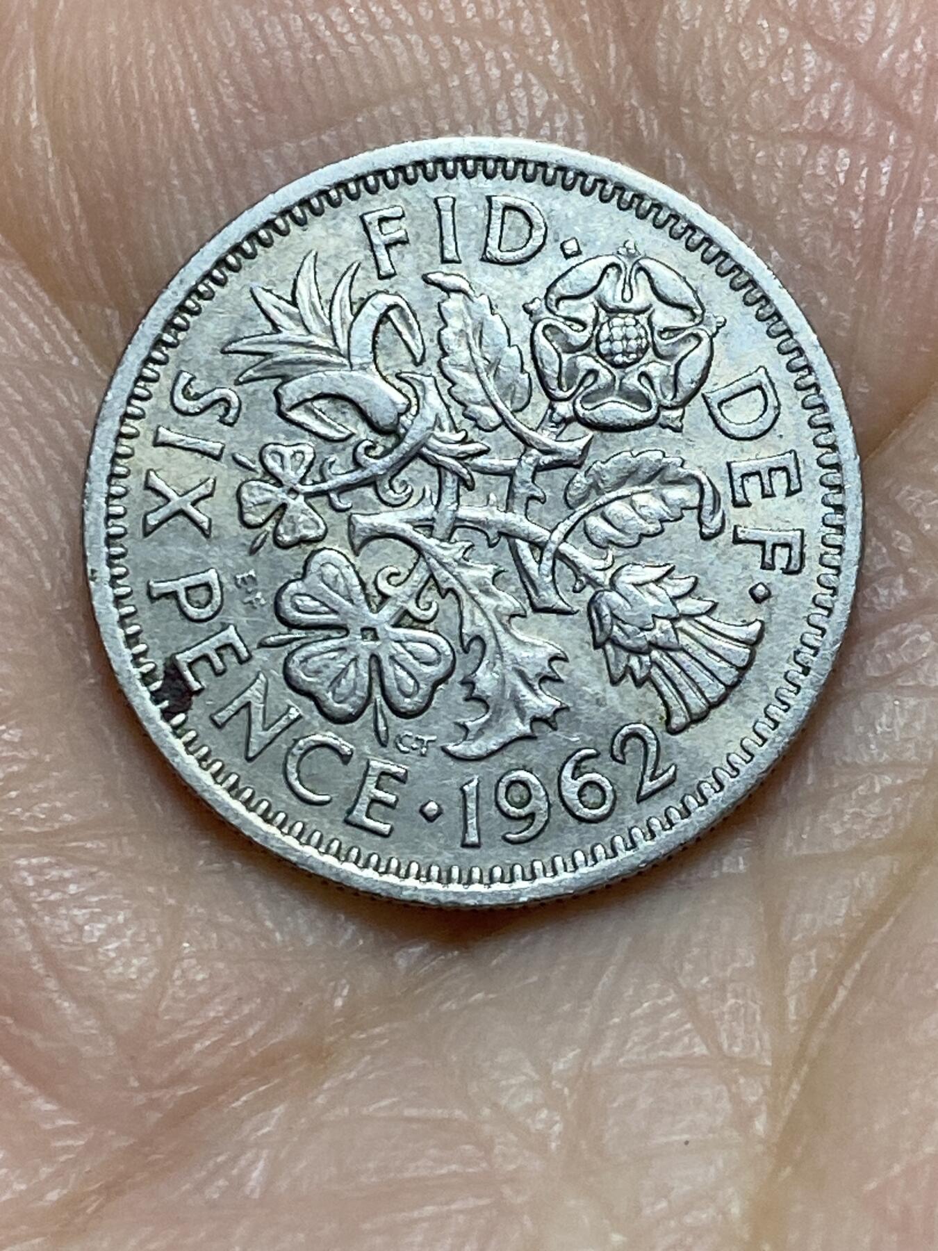 2025年第一百一十五场(总第一百四十一场）外国好品散币(免佣金) 英国🇬🇧1962年6便士(伊丽莎白二世青年桂冠第二版)