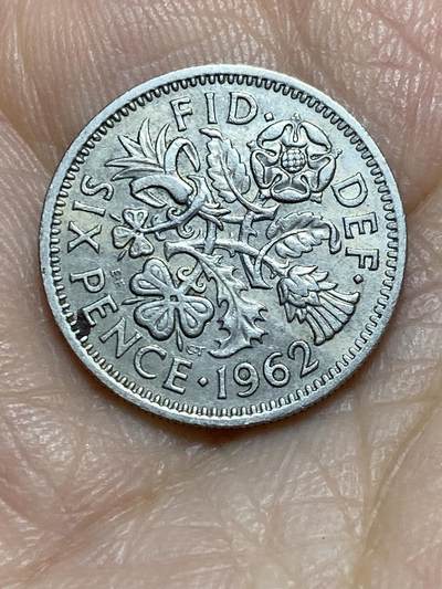 2025年第一百一十五场(总第一百四十一场）外国好品散币(免佣金) - 英国🇬🇧1962年6便士(伊丽莎白二世青年桂冠第二版)