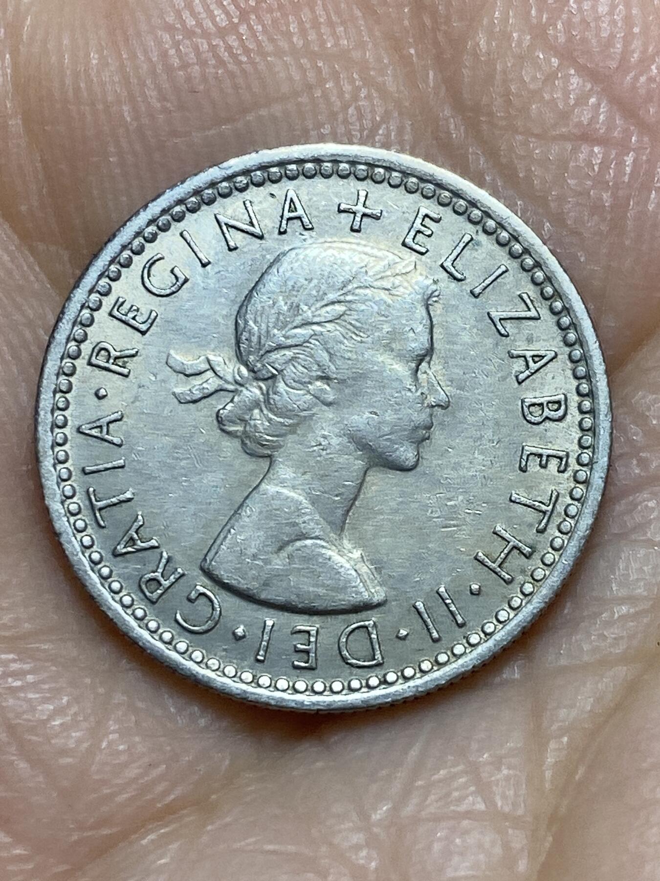 2025年第一百一十五场(总第一百四十一场）外国好品散币(免佣金) 英国🇬🇧1963年6便士(伊丽莎白二世青年桂冠第二版)
