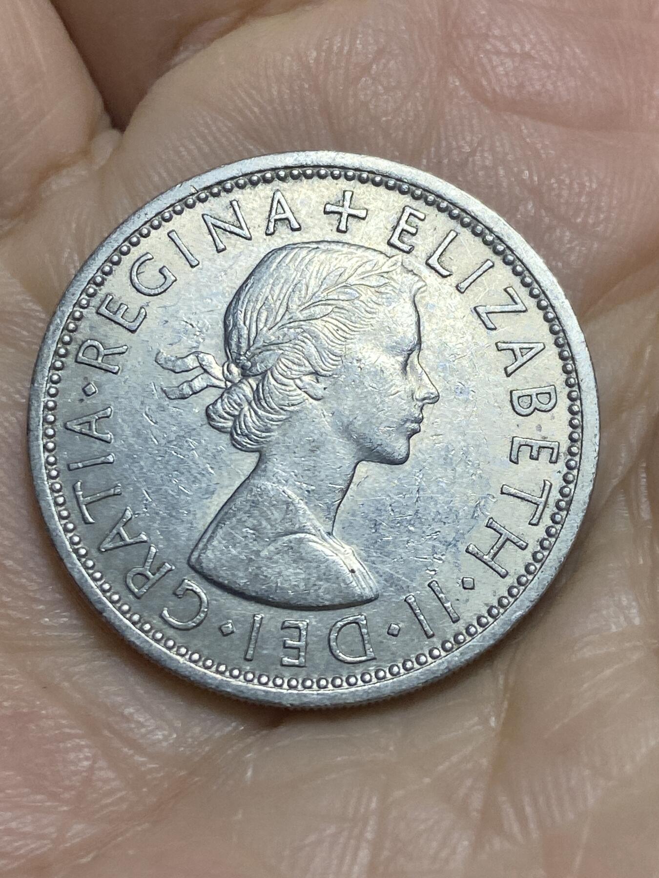 2025年第一百一十五场(总第一百四十一场）外国好品散币(免佣金) 英国🇬🇧1967年2先令(伊丽莎白二世青年桂冠，普制币关门年)