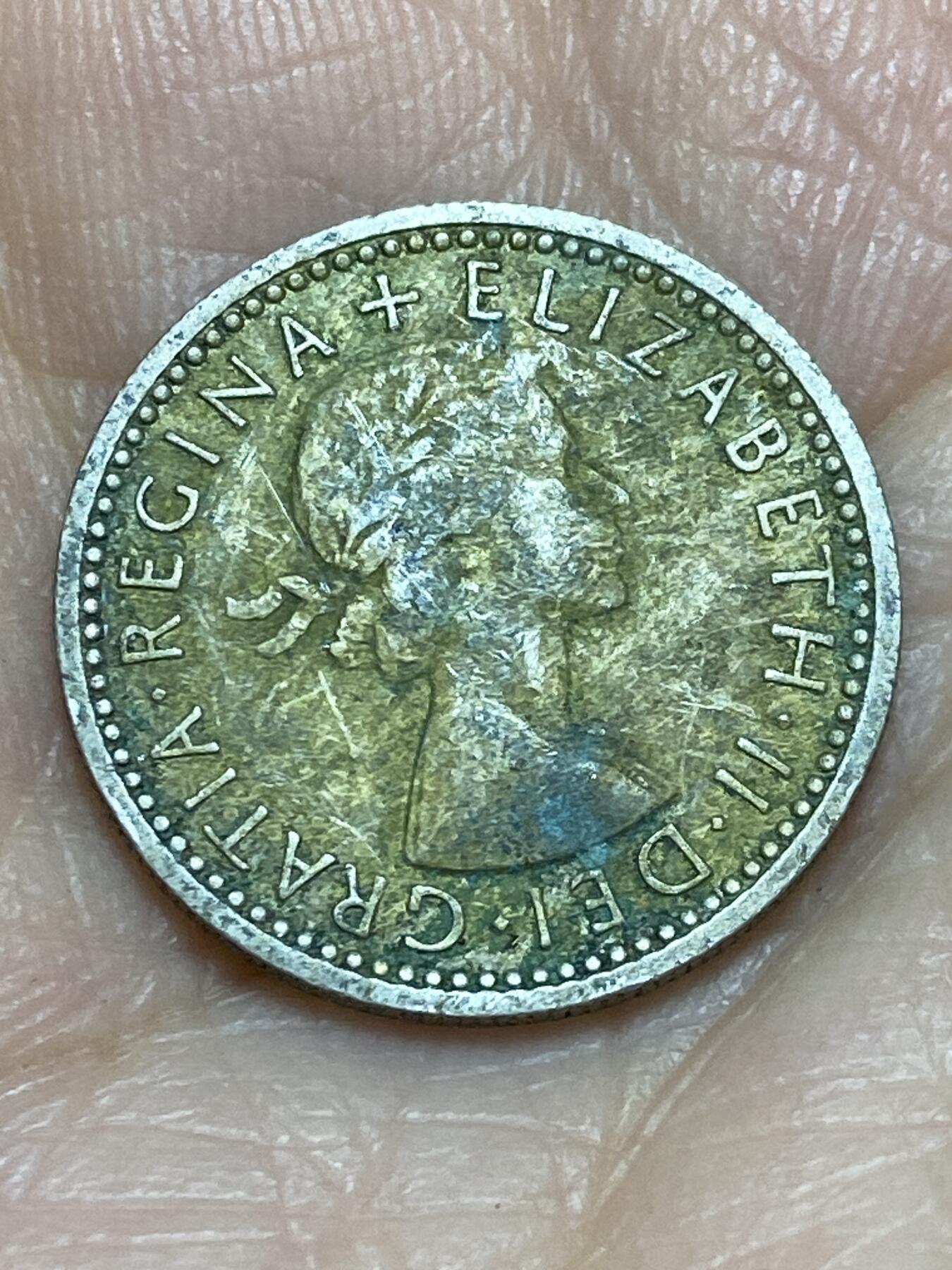 2025年第一百一十五场(总第一百四十一场）外国好品散币(免佣金) 英国🇬🇧1960年6便士(伊丽莎白二世青年桂冠第二版)