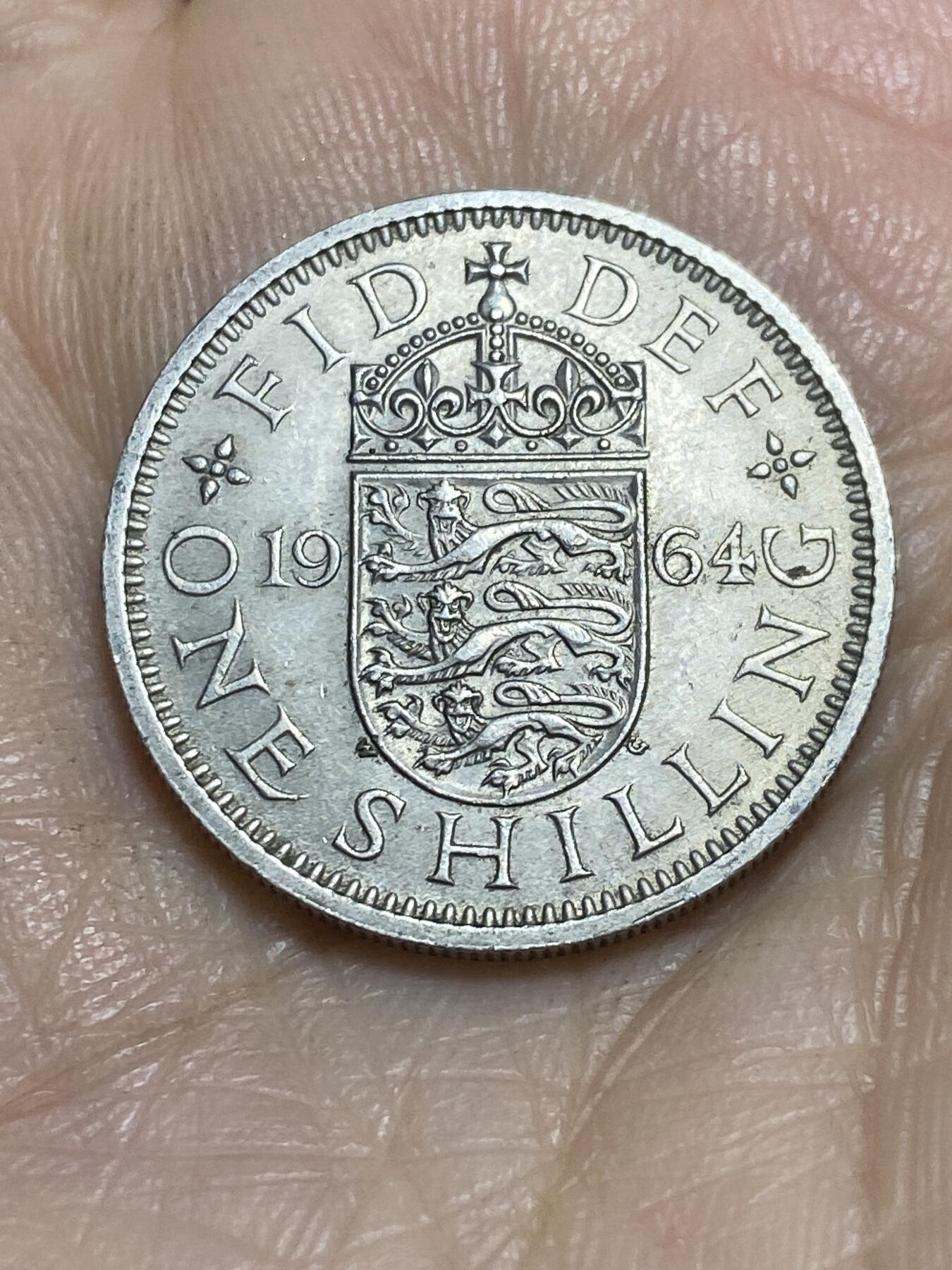 2025年第一百一十五场(总第一百四十一场）外国好品散币(免佣金) 英国🇬🇧1964年1先令(伊丽莎白二世青年桂冠，英格兰盾徽版，第二版)