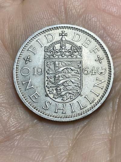 2025年第一百一十五场(总第一百四十一场）外国好品散币(免佣金) - 英国🇬🇧1964年1先令(伊丽莎白二世青年桂冠，英格兰盾徽版，第二版)