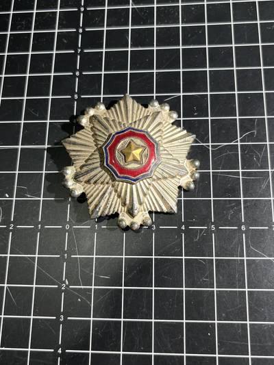 古冰库章牌勋赏收藏第44场拍卖 - 朝鲜三级国旗纪念章