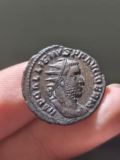 星盘世界钱币十一月五日古典币专场 - 极品！加里恩努斯 安东尼安 洗银币，打制清晰，背面为胜利女神（庆祝皇帝征服日耳曼版），特殊记功版，加里恩努斯这个品相的，不用我多说了吧？