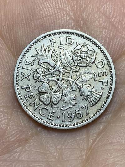 2025年第一百一十五场(总第一百四十一场）外国好品散币(免佣金) - 英国🇬🇧1957年6便士(伊丽莎白二世青年桂冠，第二版)