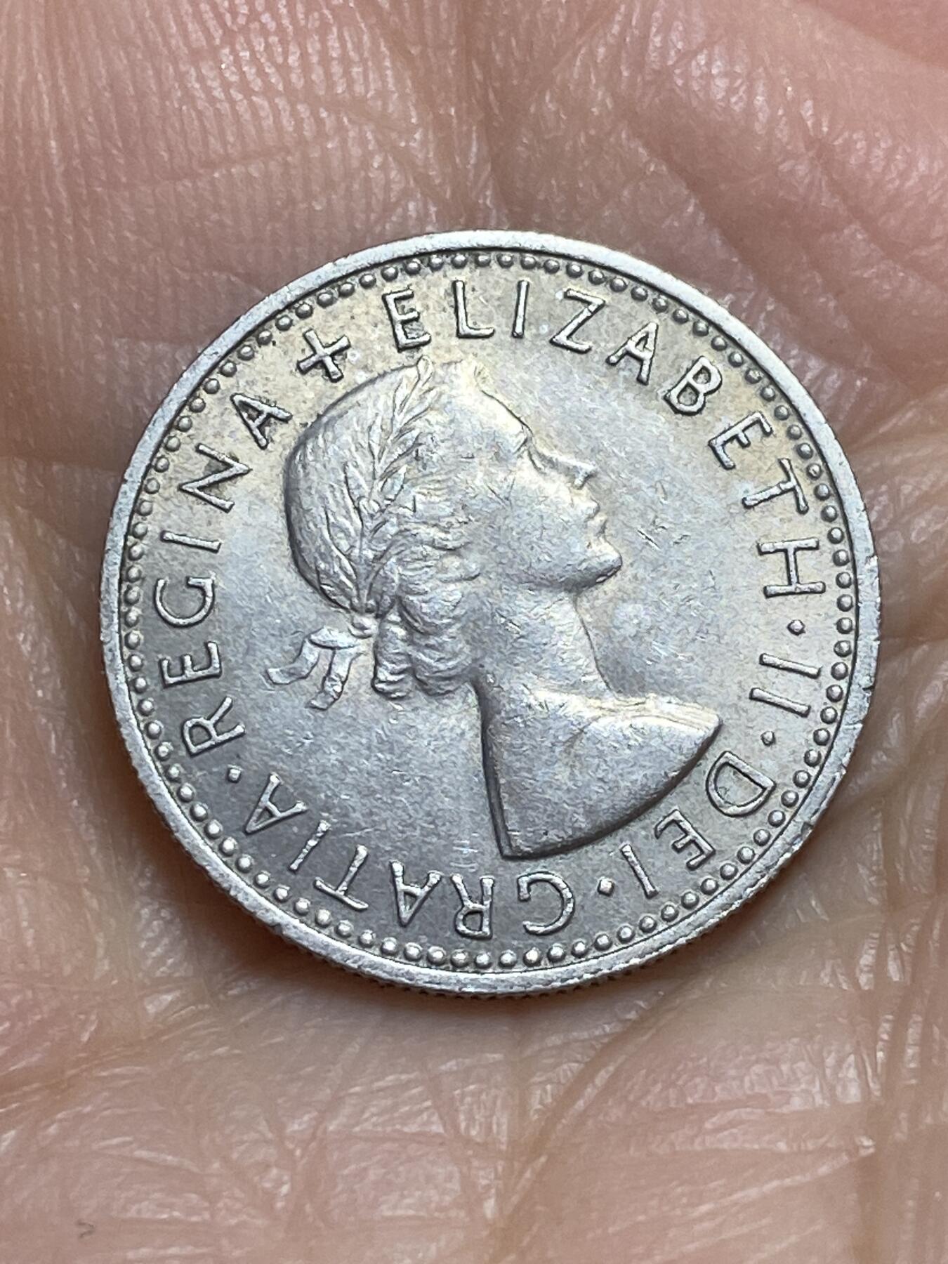 2025年第一百一十五场(总第一百四十一场）外国好品散币(免佣金) 英国🇬🇧1967年6便士(伊丽莎白二世青年桂冠第二版，普制币关门年)