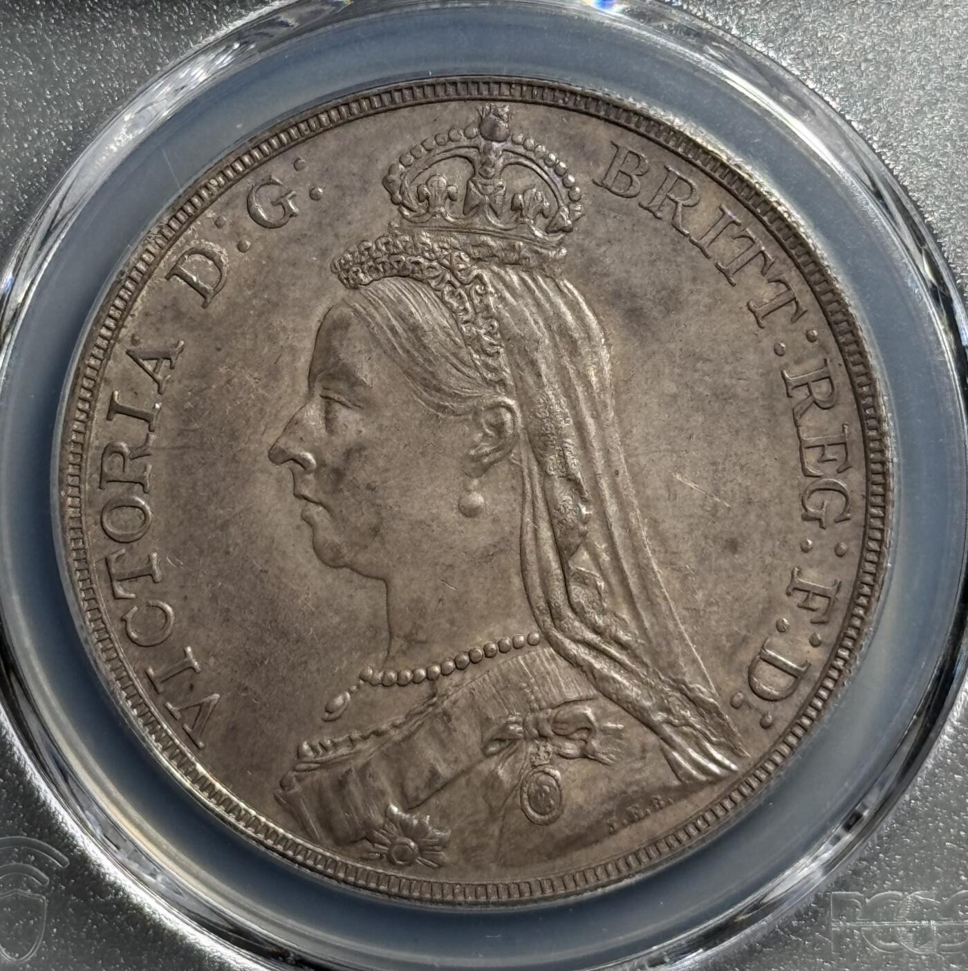 英国1887年维多利亚高冠马剑克朗银币