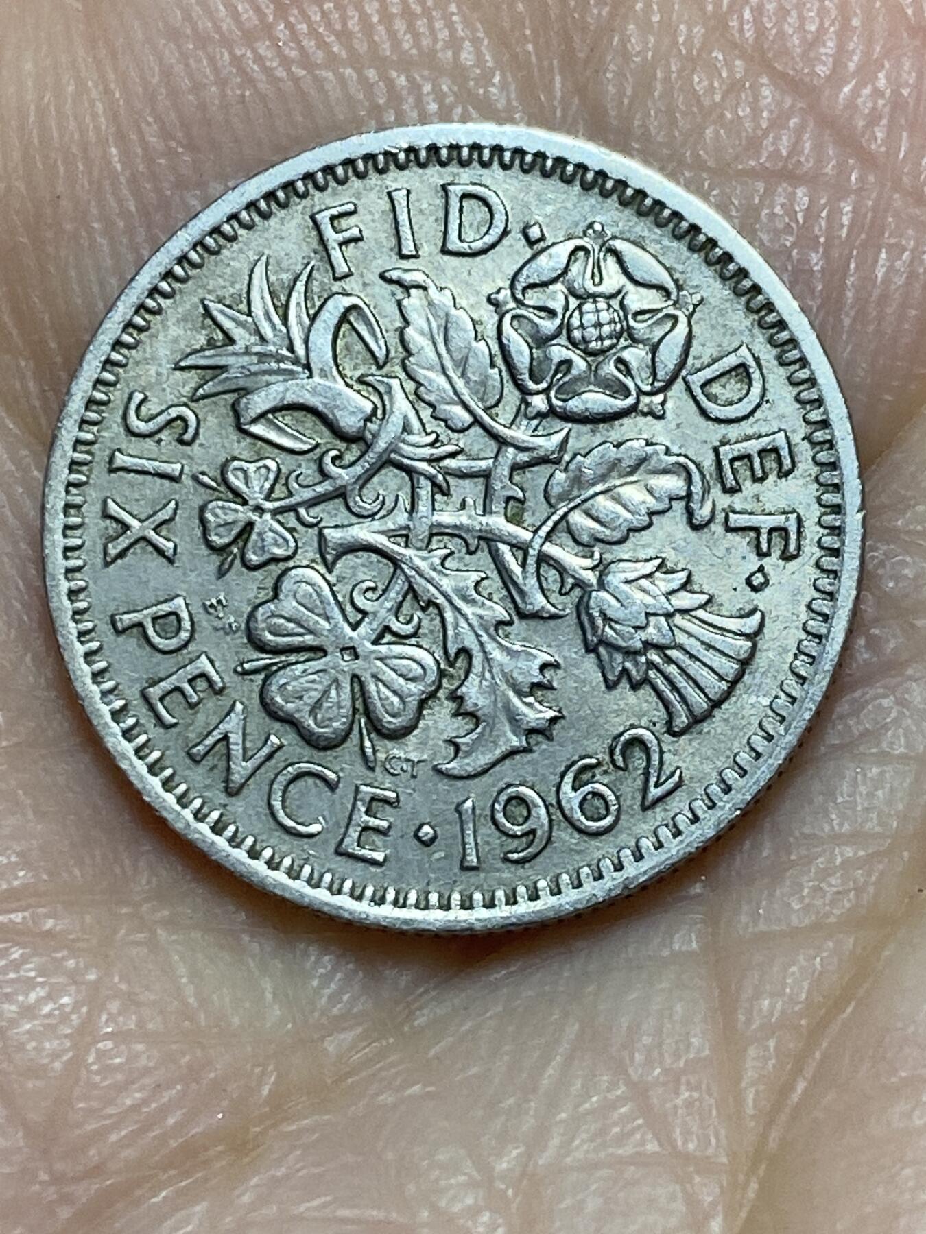 2025年第一百一十五场(总第一百四十一场）外国好品散币(免佣金) 英国🇬🇧1962年6便士(伊丽莎白二世青年桂冠第二版)