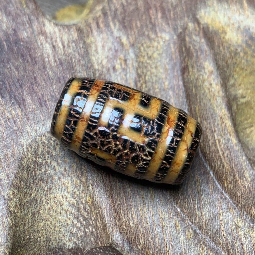 听雨轩（5） 西藏真品至纯万字天珠