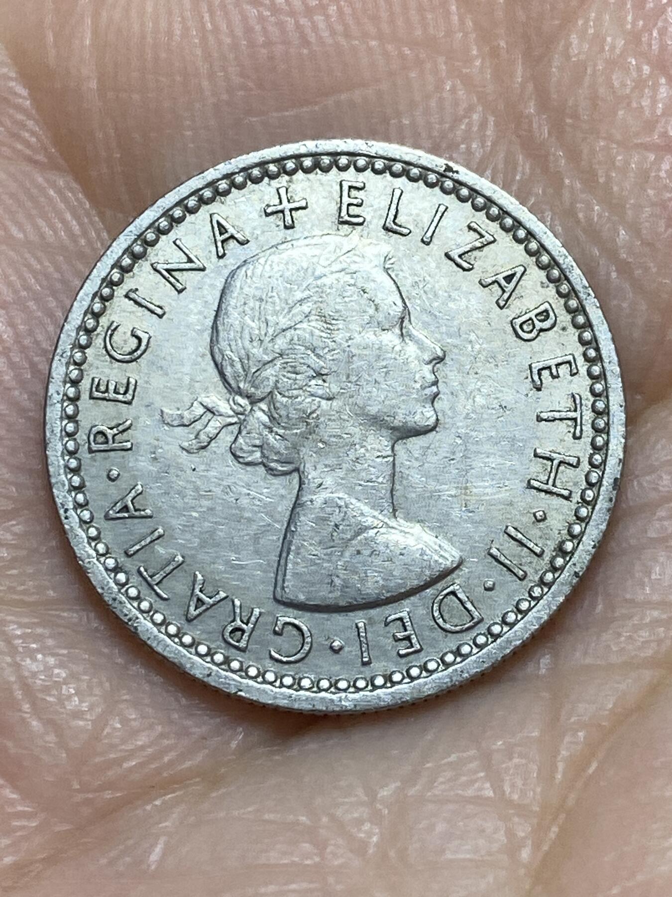 2025年第一百一十五场(总第一百四十一场）外国好品散币(免佣金) 英国🇬🇧1957年6便士(伊丽莎白二世青年桂冠第二版)