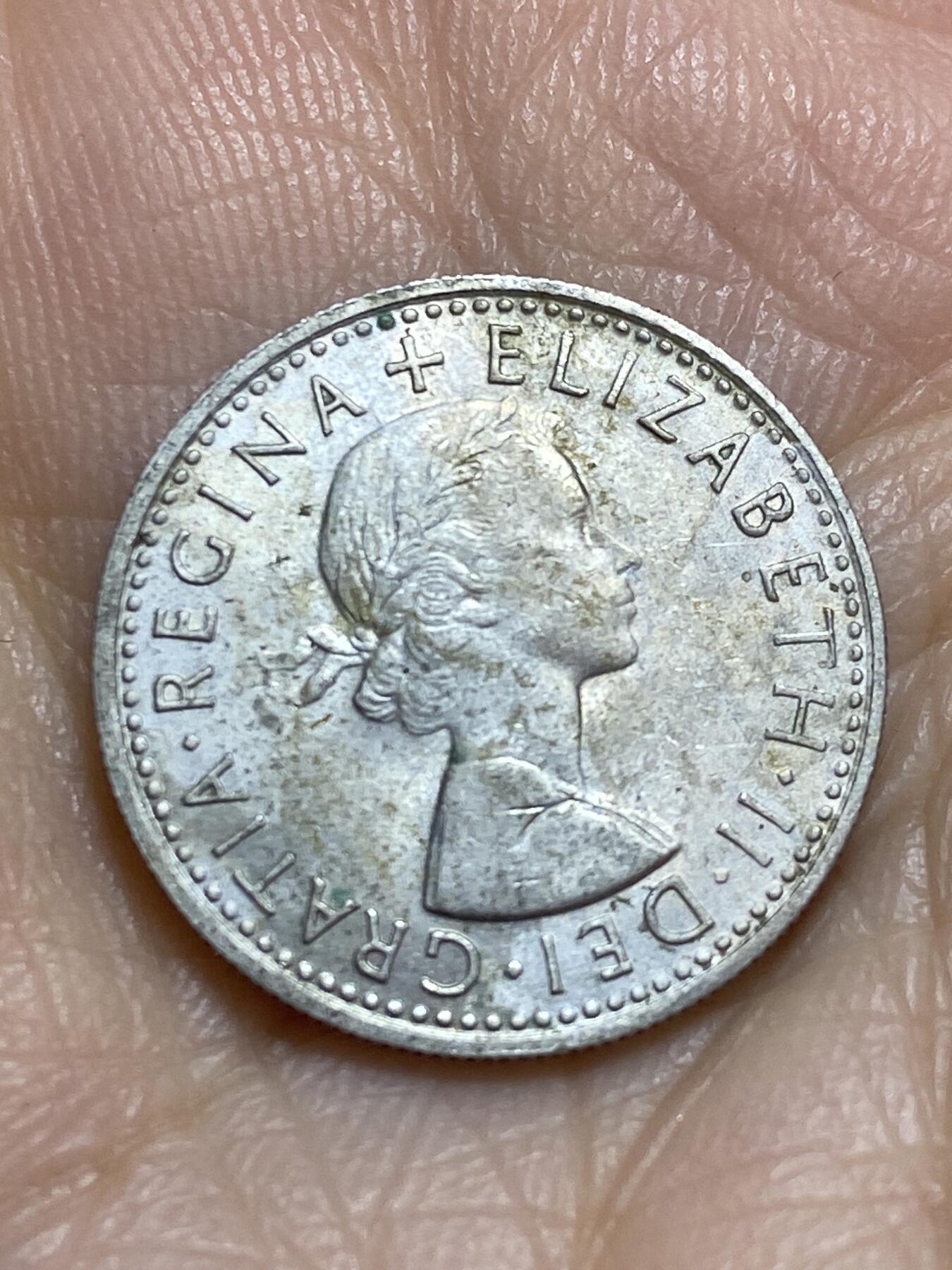 2025年第一百一十五场(总第一百四十一场）外国好品散币(免佣金) 英国🇬🇧1965年6便士(伊丽莎白二世青年桂冠第二版)